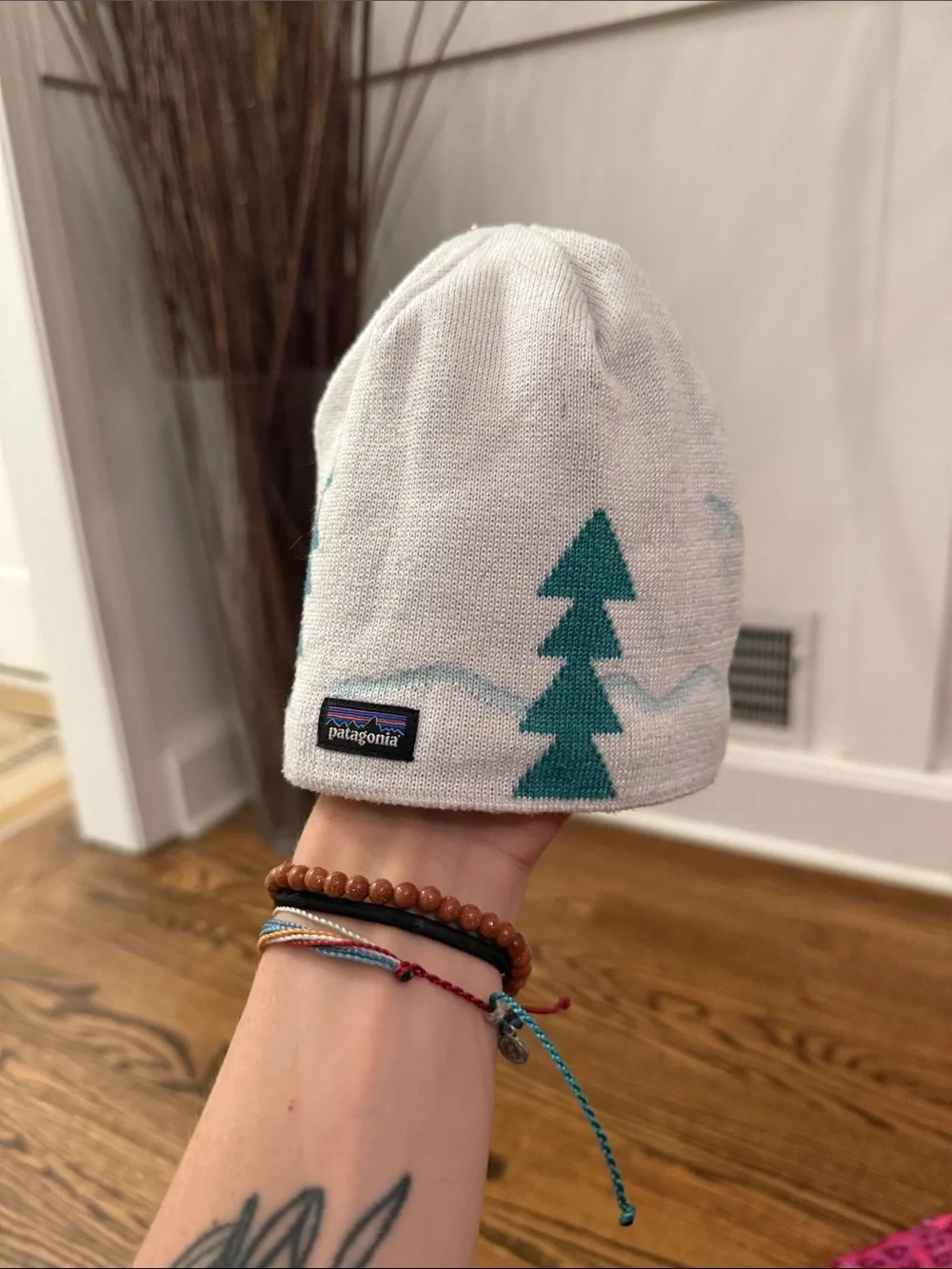 Patagonia Kids Off White Beanie with Teal Tree Motif